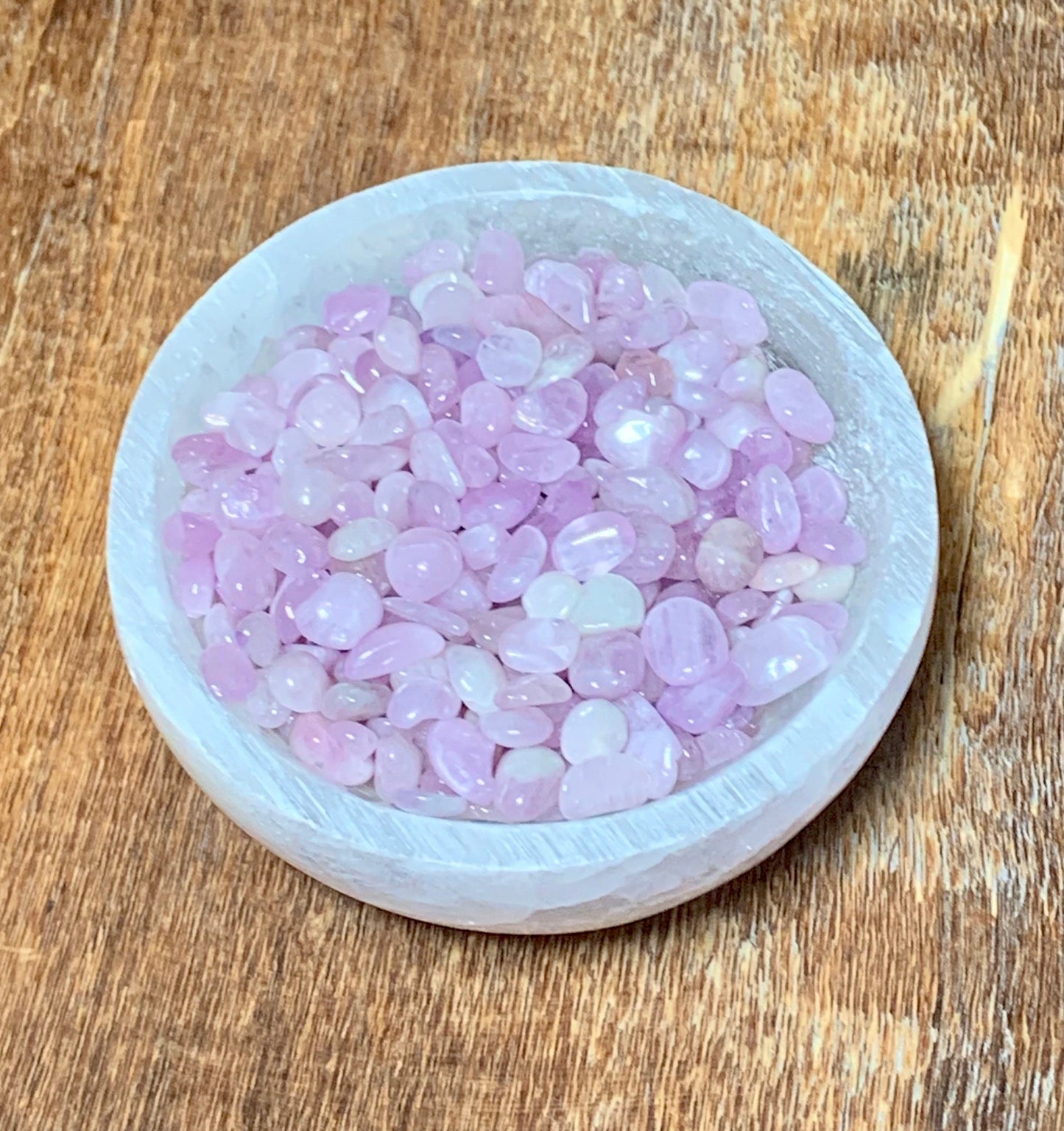 Kunzite Tumbled Crystal Chips / High Quality Natural Gemstone Chips / Bulk Wholesale Crystal Chips / 5-10mm / Crystal Confetti Chips